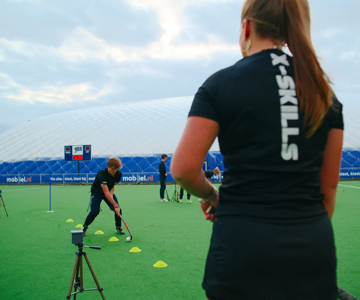 Hockey players training with the X-Skills Beams