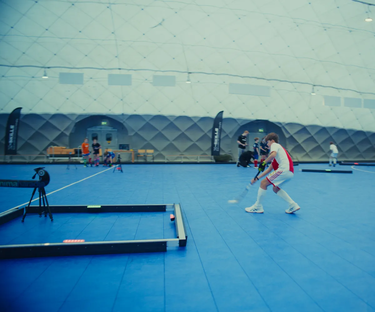 Hockey players training with the X-Skills Beams