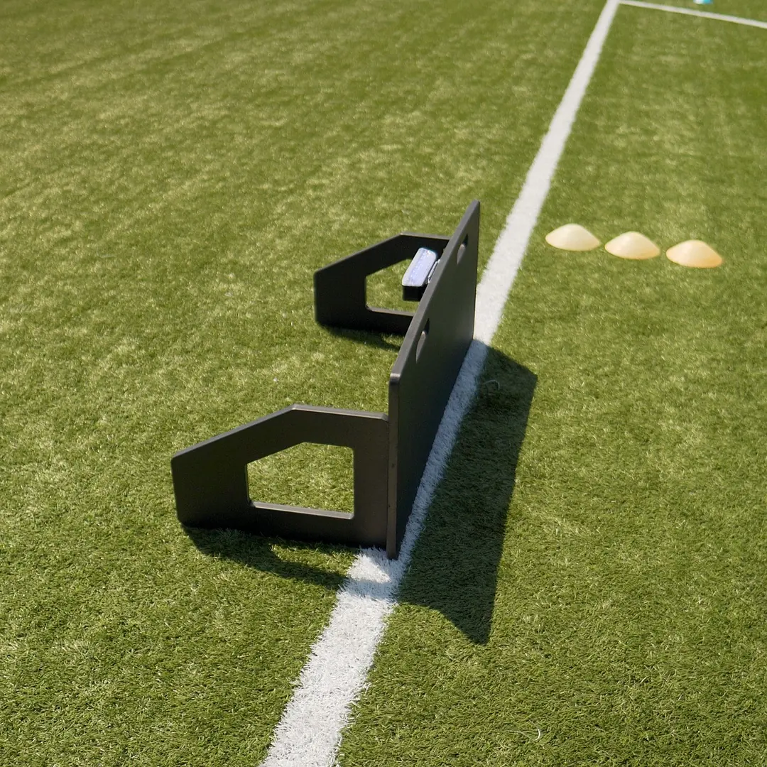 Een X-Skills rebounder op de lijn van het veld