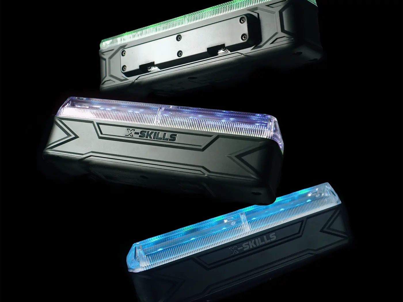 Drie X-Skills Beams, oplichtend op zwart