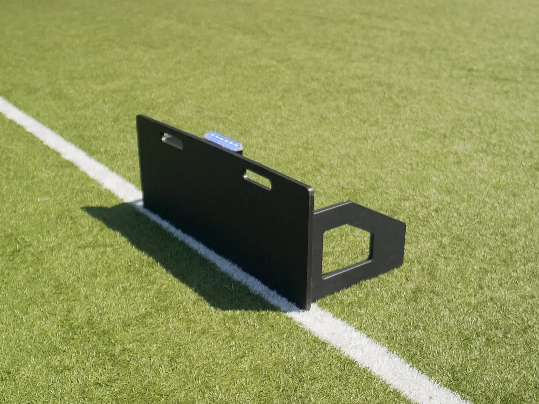 De X-Skills voetbalrebounder op het veld