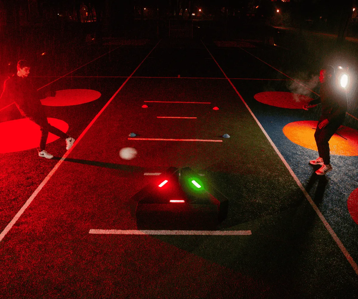 Voetballers trainen met de X-Skills Beams